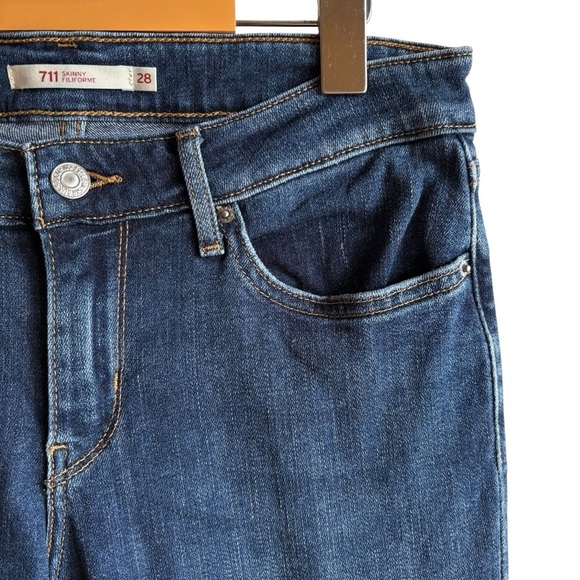 Levi’s 711 Skinny Jeans Sz 28 Distressed with Holes at Knees Classic Blue Wash - Picture 10 of 15